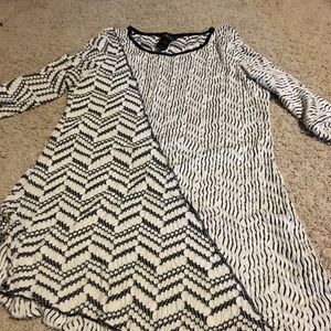 Black and white ribbed top